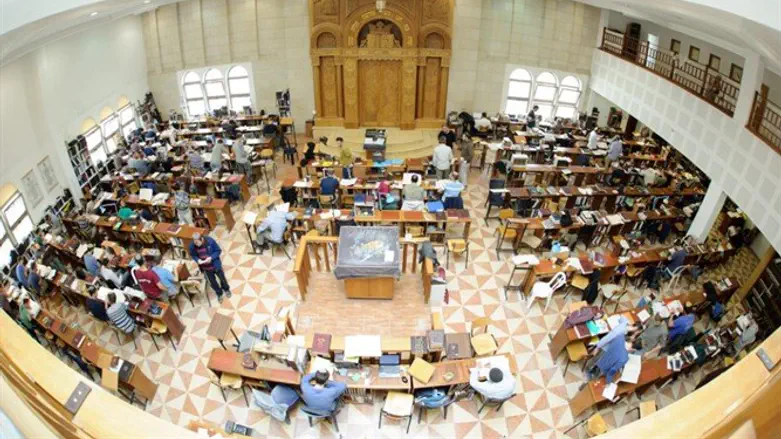 גם כשיוצאים מהישיבה במובנה המצומצם כמוסד חינוכי, צריך לשאוף ל"שבתי בבית ה' כל ימי חיי".