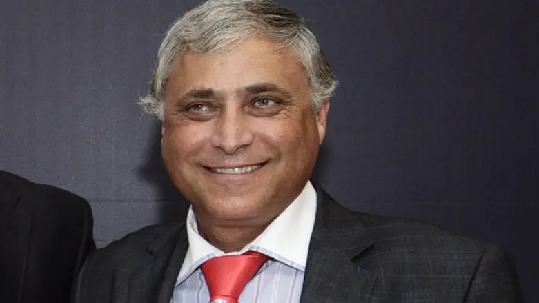 שמח. מוטי זיסר