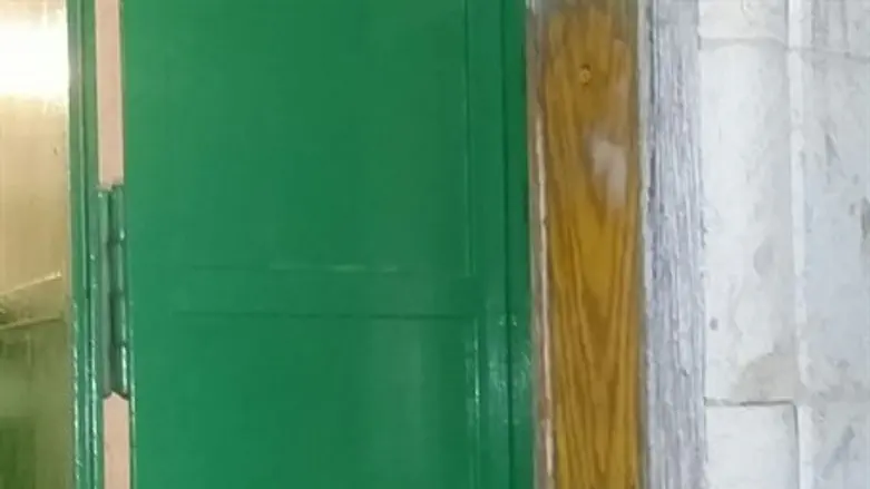 Место, где раньше висела мезуза