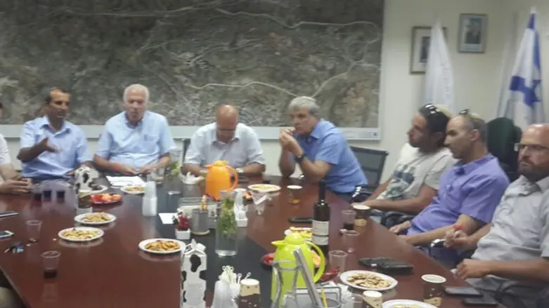 ראשי הרשויות עם אורי אריאל