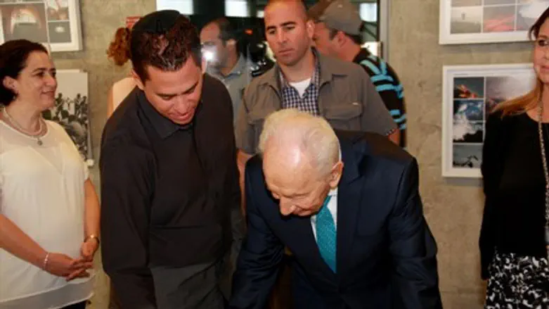 Peres at Entebbe event