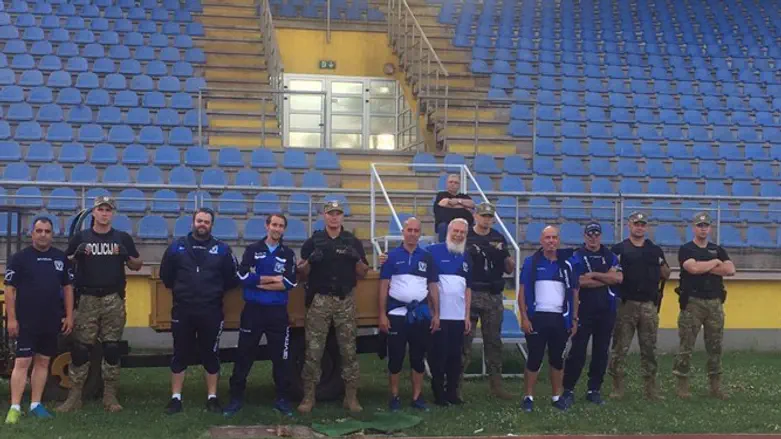 האבטחה הקפדנית שמלווה את הירושלמים בבוסניה