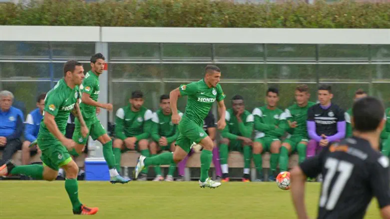 שחקני חיפה במשחק האימון. לא מתואמים