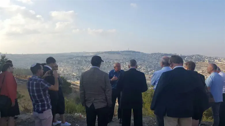 הפרלמנטרים מגרמניה בתצפית על ירושלים