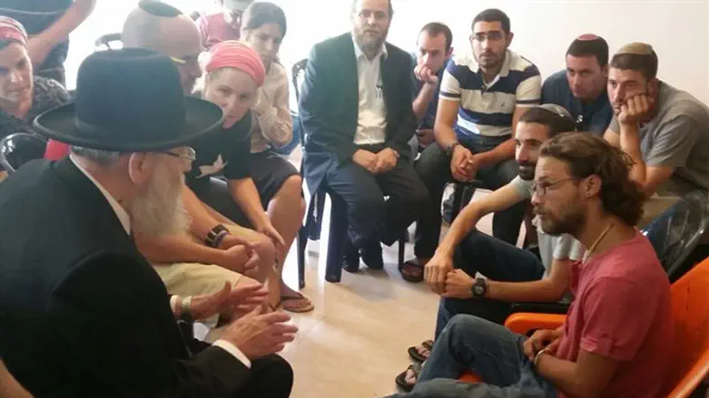 הרב שטרן בבית משפחת מרק