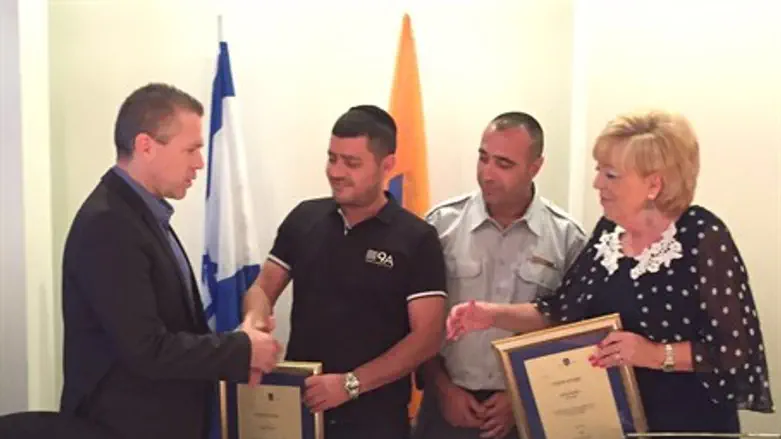 Erdan awards Netanya heroes