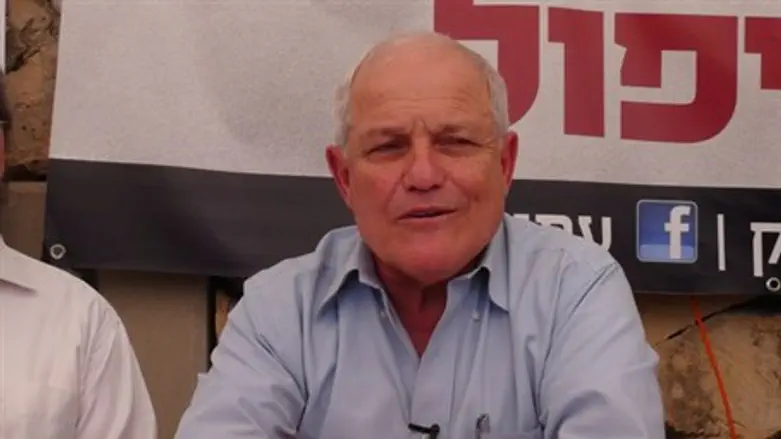 Haim Katz at Amona protest tent