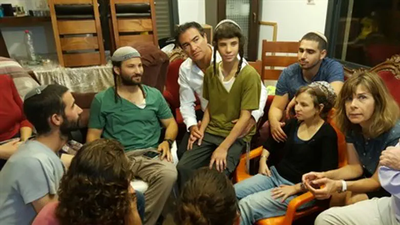 Mossad head in Otniel