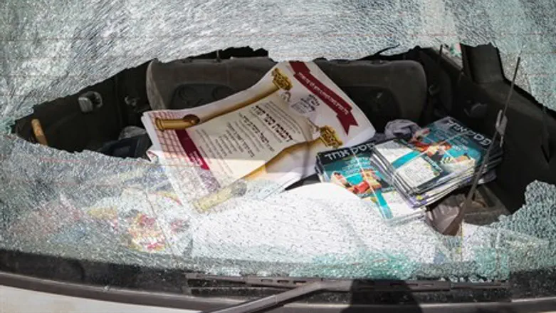 Последствия "каменной атаки". Иллюстрация