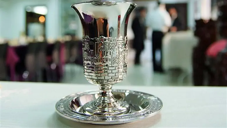 כוס קידוש (תמונת איור)