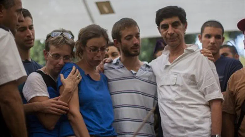 Hadar Goldin's family at smbolic funeral