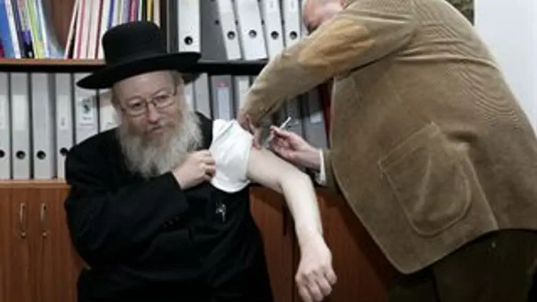 סגן השר ליצמן מתחסן
