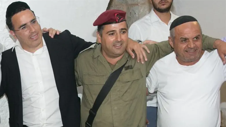 קצין הגמ"ר שומרון ושוואקי בקבר יוסף, השבוע