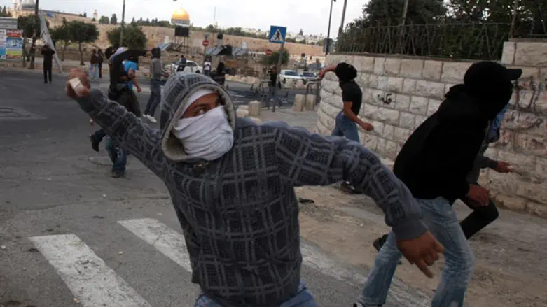 Throwing rocks in Silwan (file)