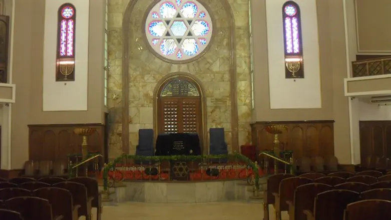 Inside Neve Shalom, Istanbul Synagogue