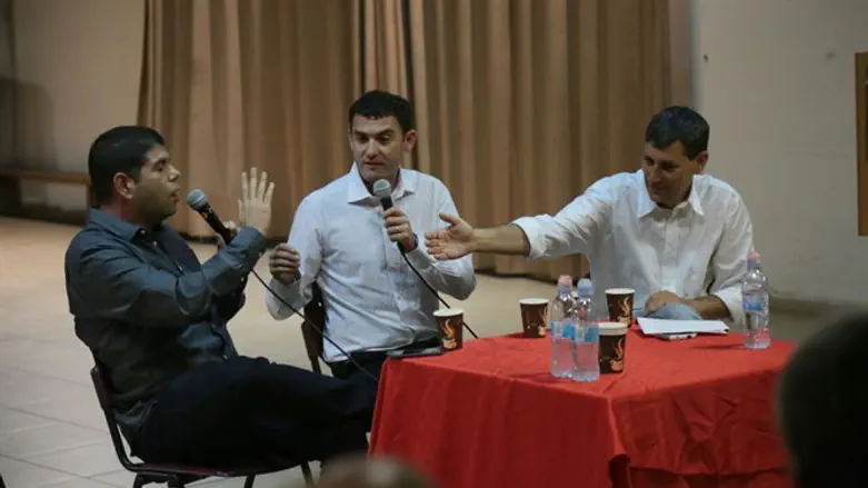 אופנהיימר ופלג בעימות