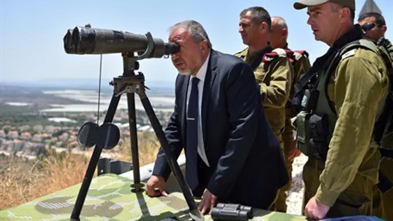 Министр обороны на северной границе