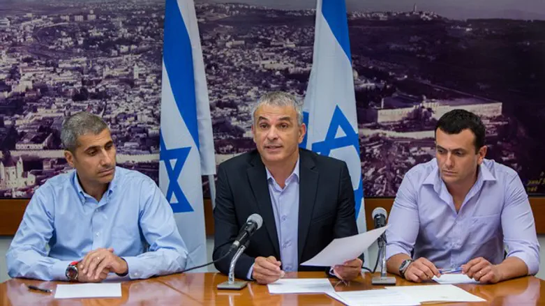 שר האוצר ובכירי משרדו