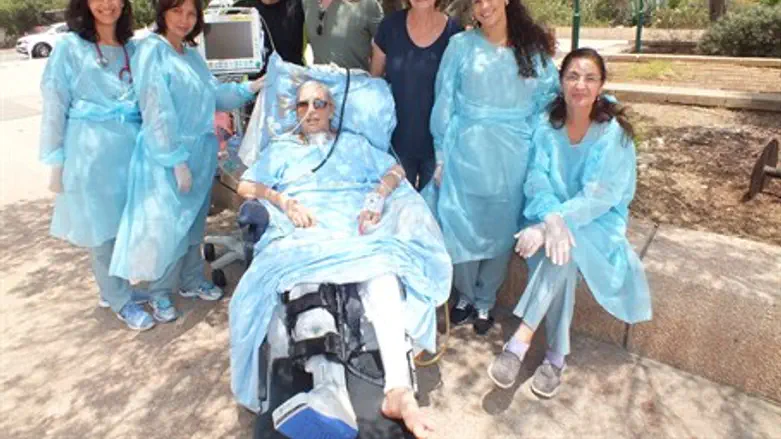 Эти Кох с сотрудниками больницы "Кармель"