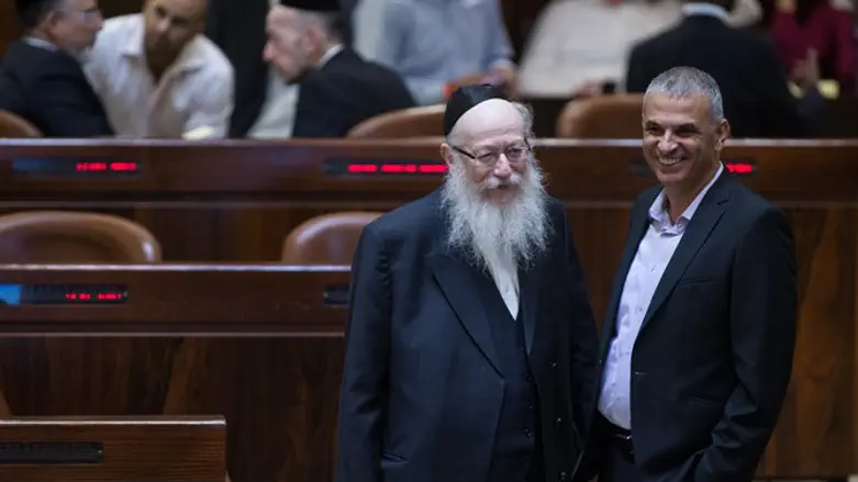 עושים מהפכה בסל הבריאות. שר האוצר משה כחלון ושר הבריאות יעקב ליצמן