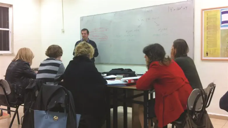 אחוזי ההצלחה של 'עמי' גבוהים יחסית לשאר הגופים הפועלים בתחום. כיתת גיור ב'עמי'.