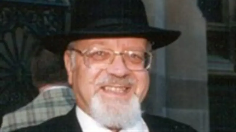  Raymond Apple