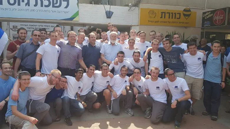 הסדרניקים בבקו''ם. ארכיון