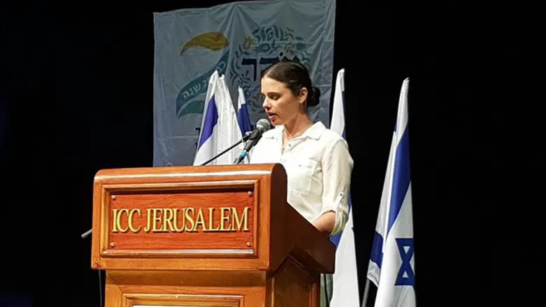 תוקפת. השרה שקד בכנס צהר