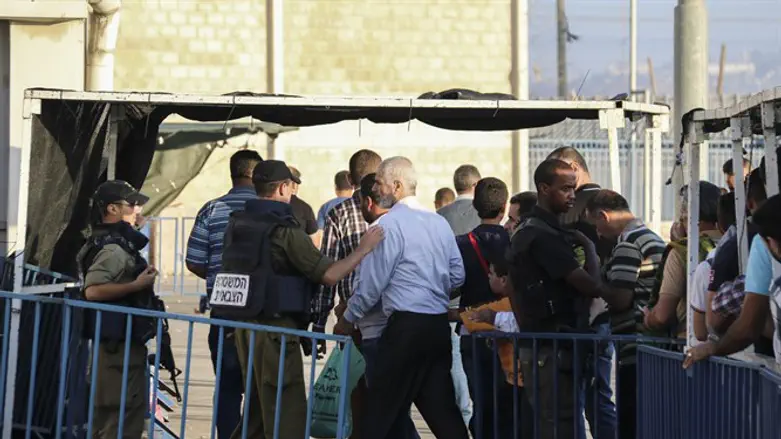 Qalandiya checkpoint (file)