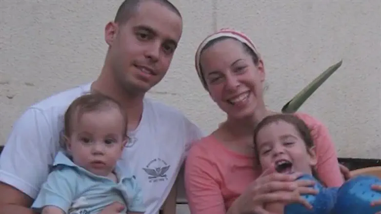 Tzvika Kaplan with his family
