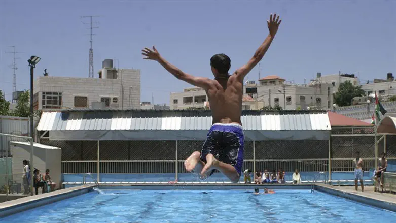 בריכה. אילוסטרציה