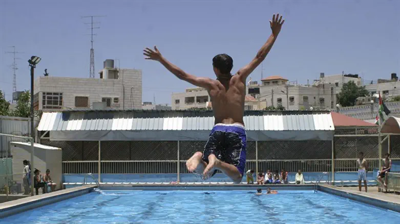 Бассейн (Иллюстрация)