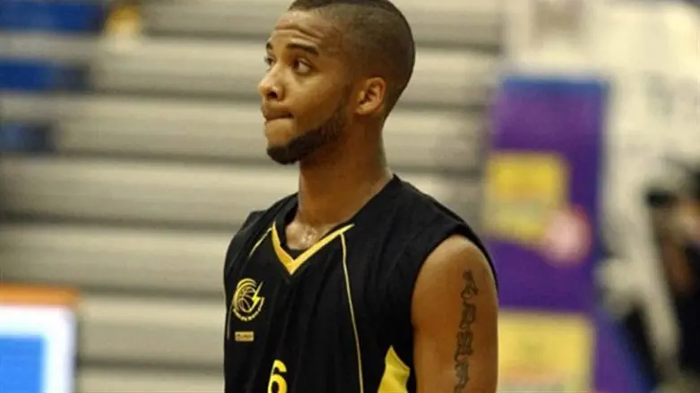 אדריאן בנקס