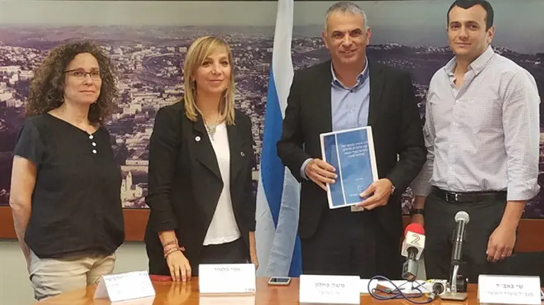 כחלון מקבל את הדו"ח