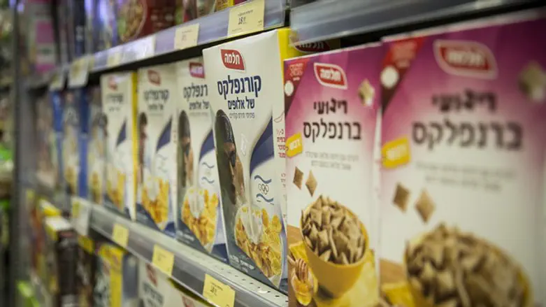 דגני בוקר של תלמה על המדפים בסופר