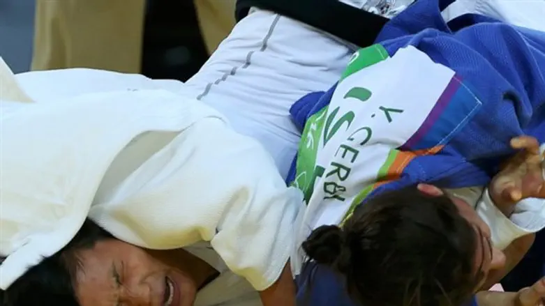 גרבי מול הסינית הערב