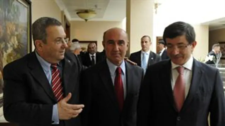 ברק ושר החוץ הטורקי