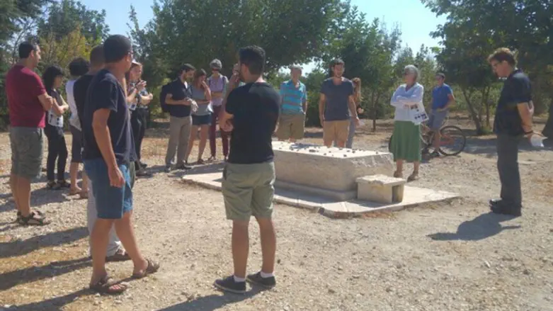 Breaking the Silence tour in Hevron (archive)