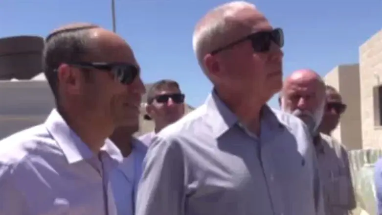Yoav Galant (r) tours Gush Etzion