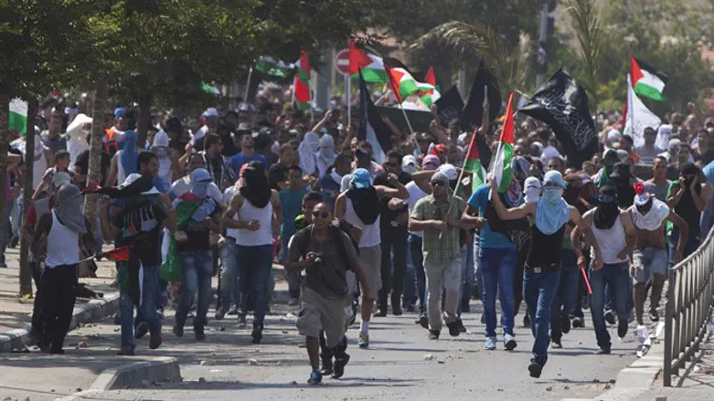 Arab rioters in Jerusalem