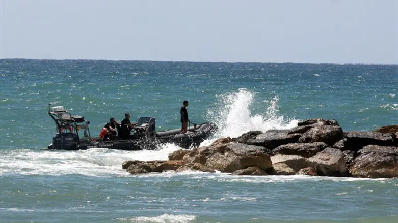 Police rescuers at Tel Aviv beach (illustration)