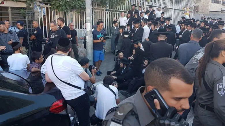 המפגינים אתמול