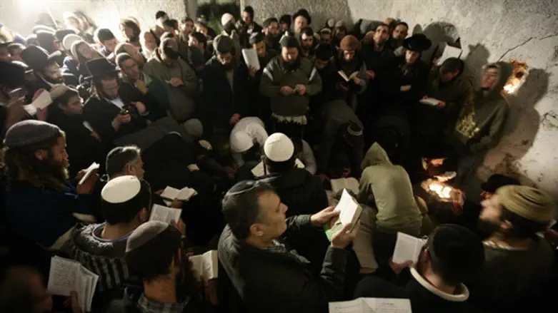 Prayers in Joseph's Tomb