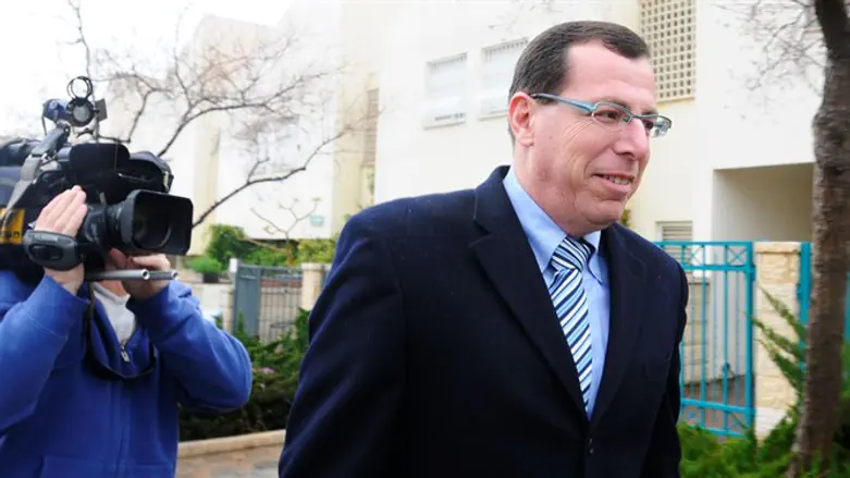 טלטלה בחקירה. בועז הרפז