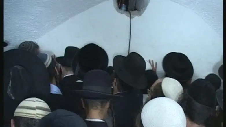 העלייה לקבר יהושע בן נון. רק בתיאום