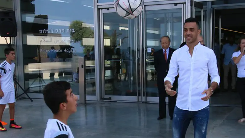 Эран Захави