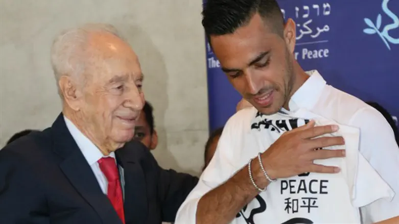 ערן זהבי ופרס. פעל רבות