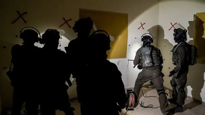 Preparations for demolition of the terrorist's house