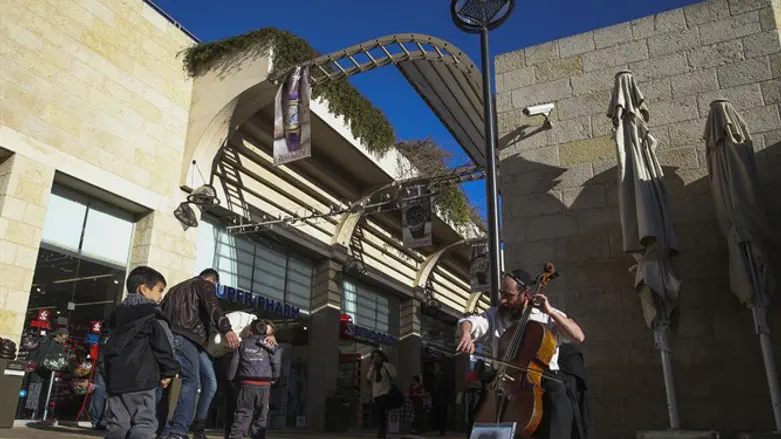 Центр «Мамила». Иллюстрация