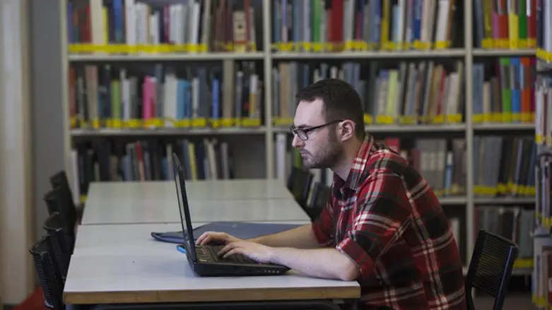 סטודנט באוניברסיטה